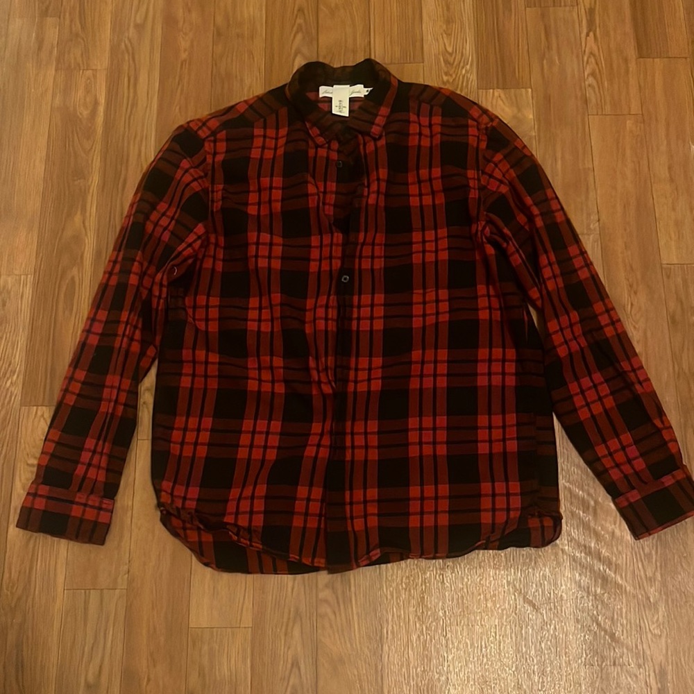 H&M red plaid button down flannel shirt